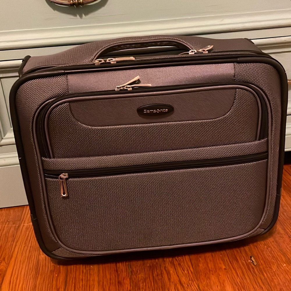 Grey 2 wheel carry on excellent condition